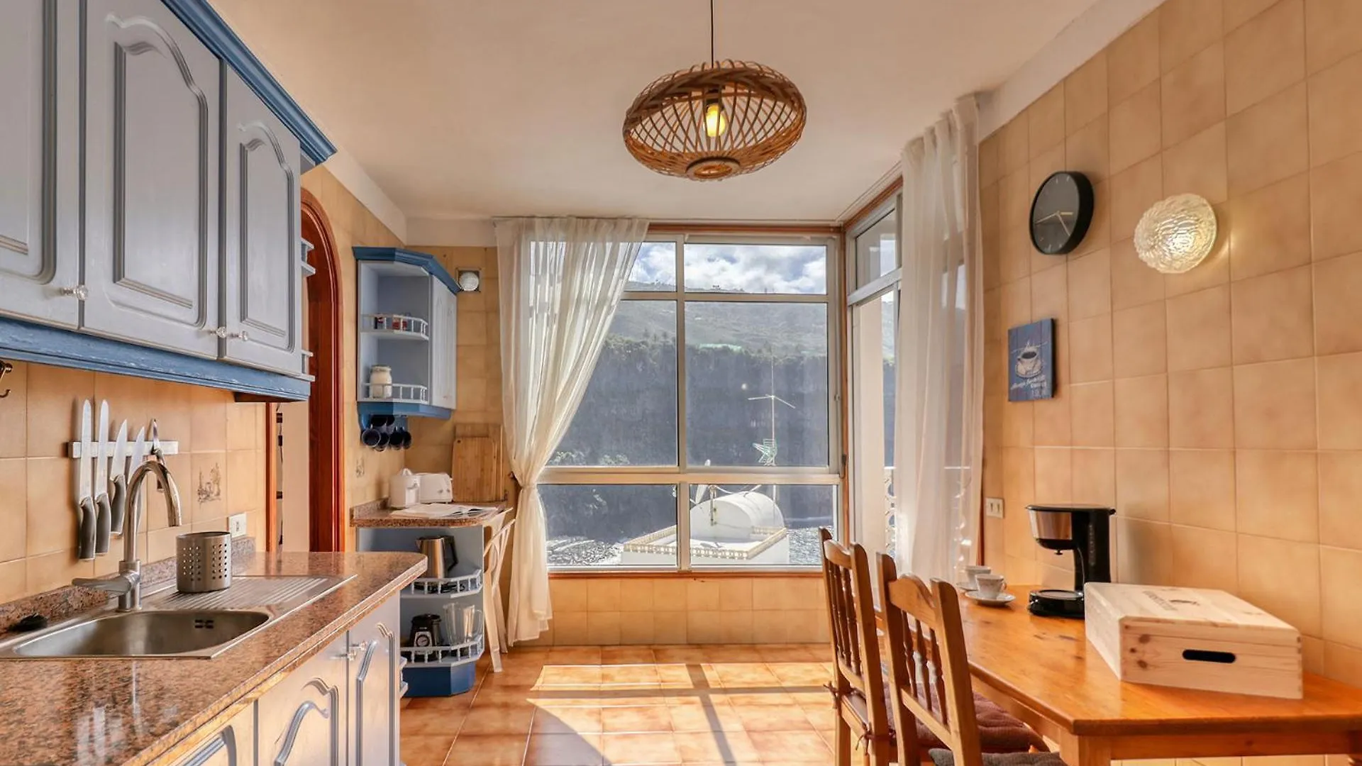 Bright Apartment With Ocean View & 50 M From The Beach Icod De Los Vinos España