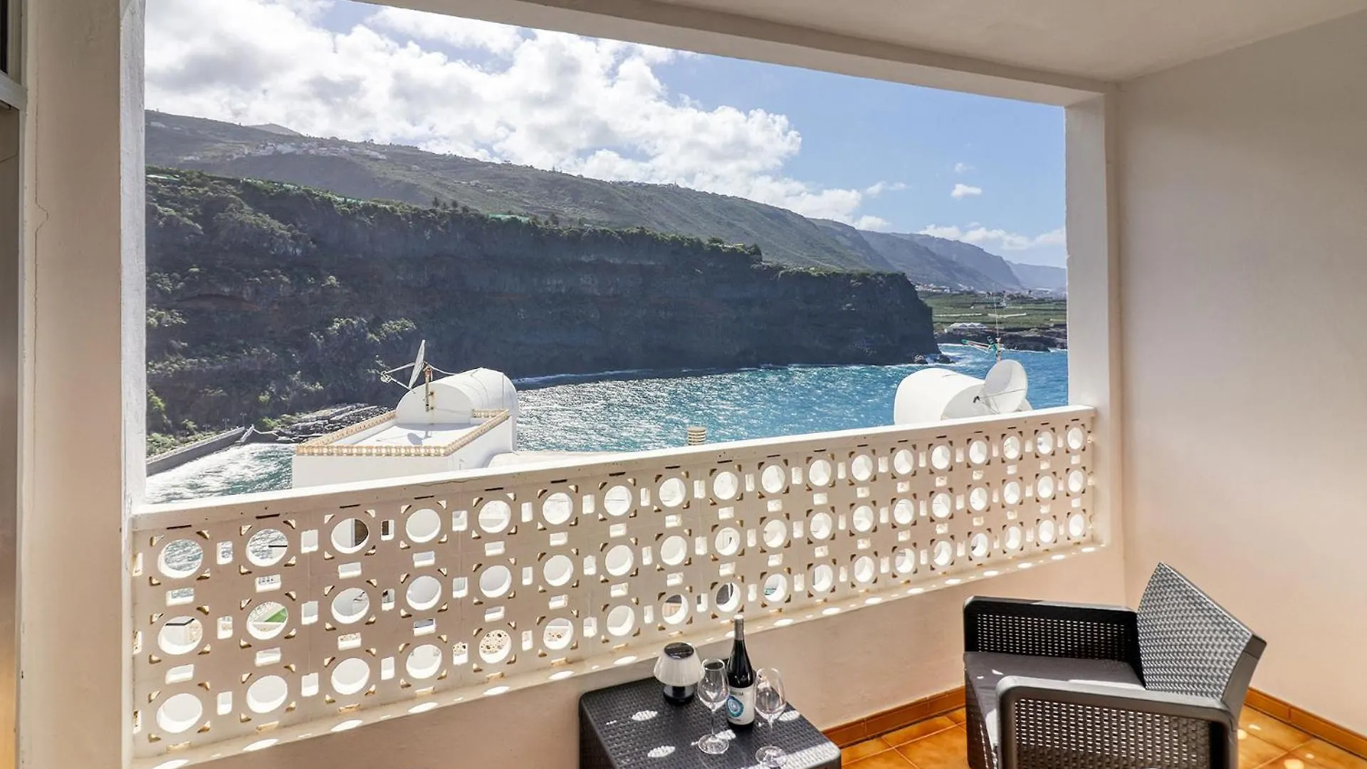 Bright Apartment With Ocean View & 50 M From The Beach Icod De Los Vinos
