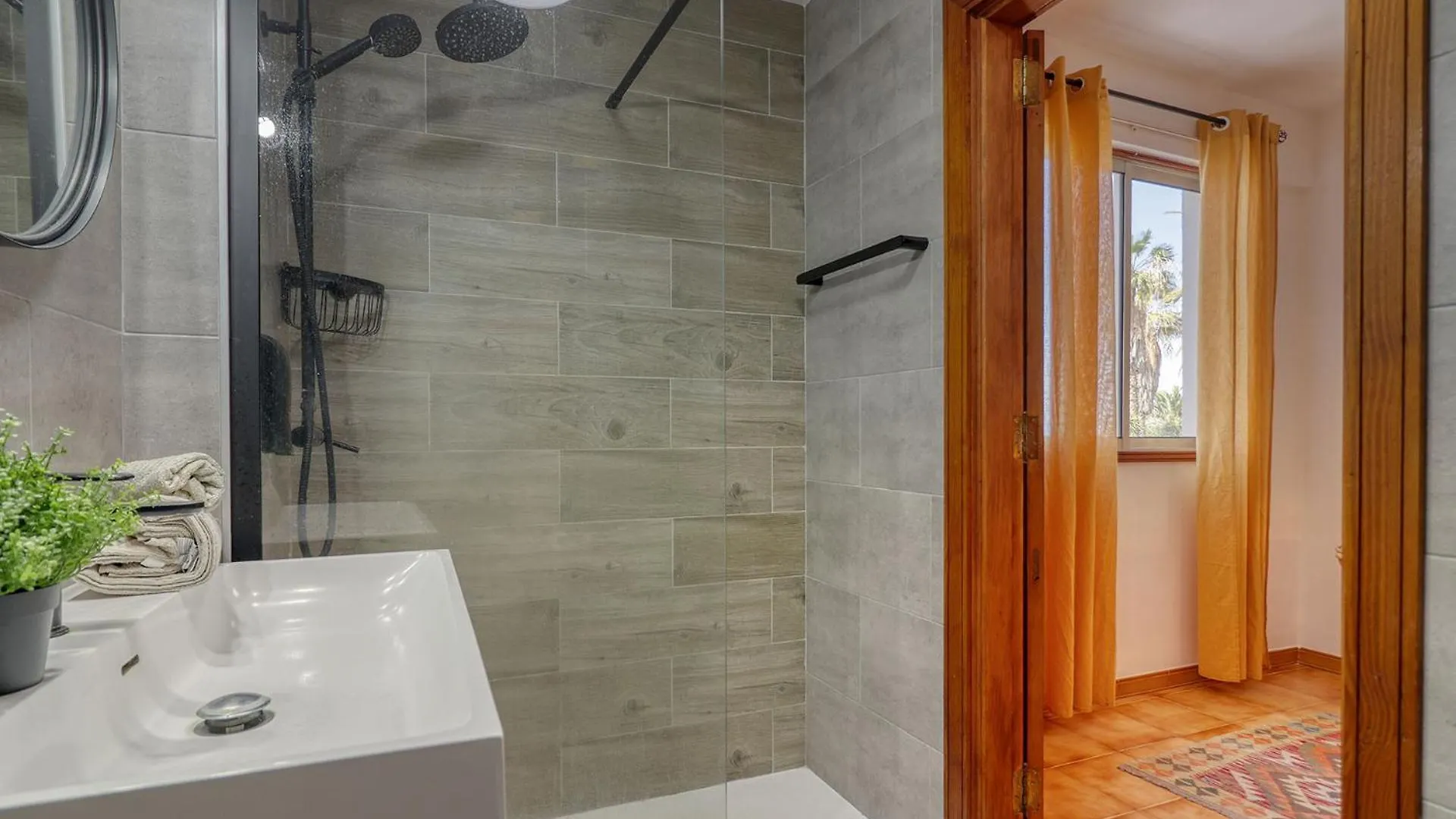 Bright Apartment With Ocean View & 50 M From The Beach Icod De Los Vinos Spanien